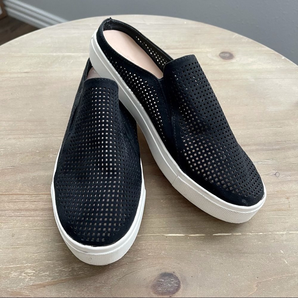 Black Universal Thread Slip-On Sneakers (Size 9.5)